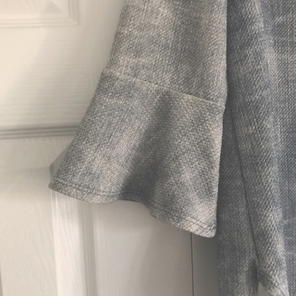 Green Envelope Ruffled Sleeve Top - Picture 4 of 5